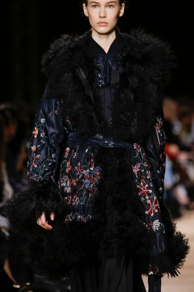 Look 5